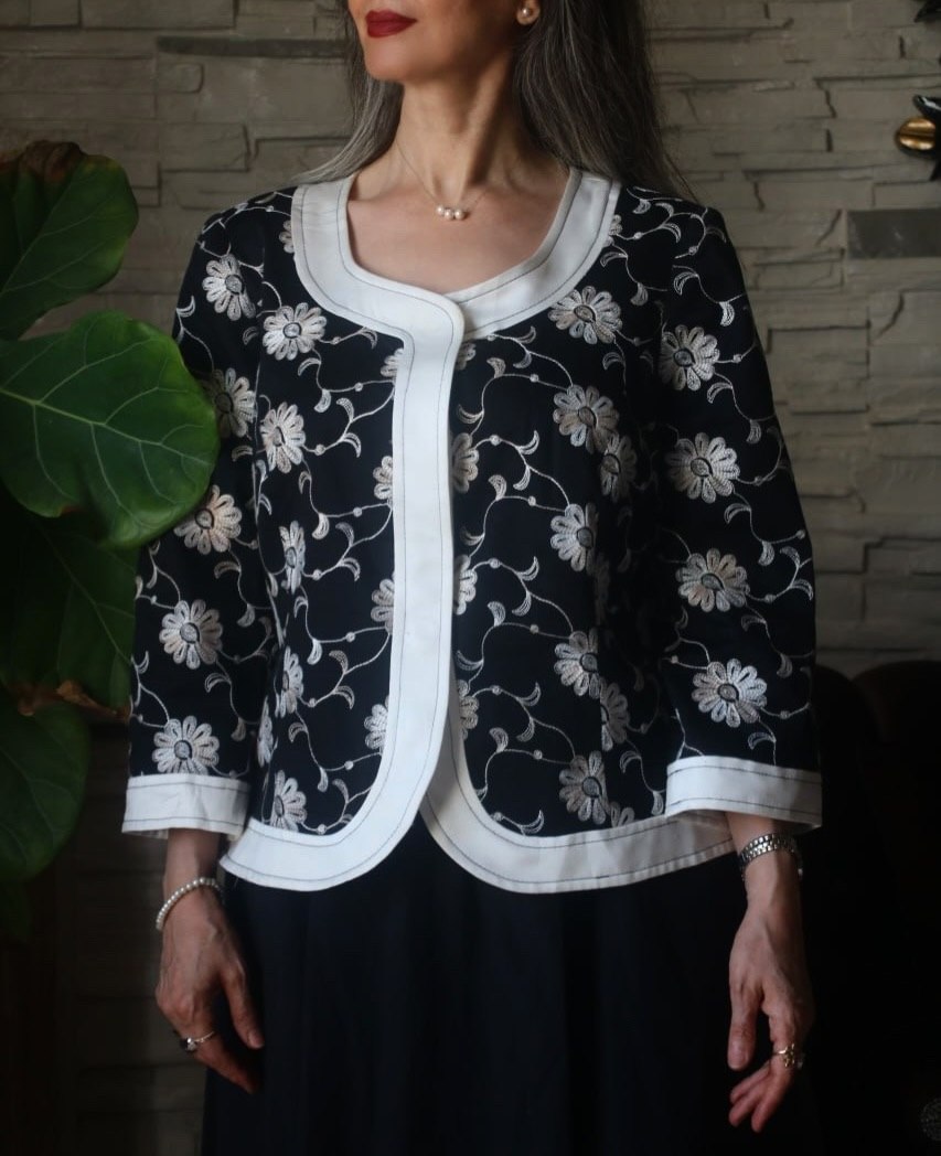 کت گلدوزی مشکی سفید